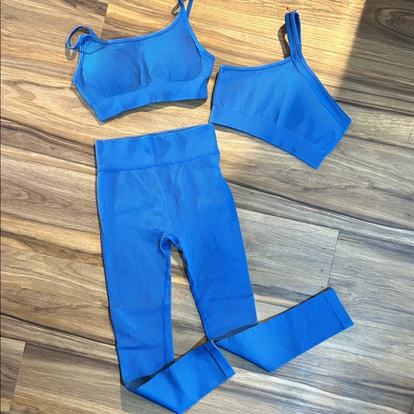 Source Unknown Other - Vibrant Blue Workout Set